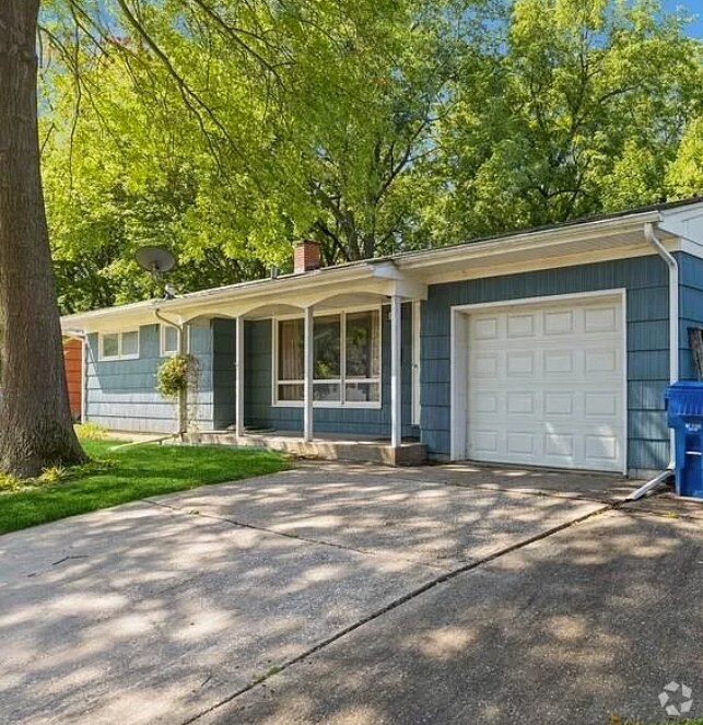 Sherman Heights Student Apartments for Rent Moline, IL 1 Rentals