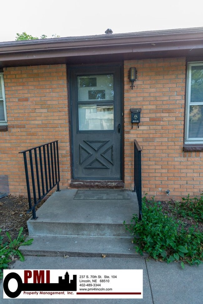 Building Photo - 4615 S 48th St