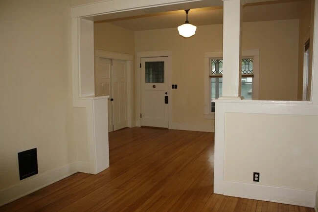 Foto del edificio - 430 S Henderson St