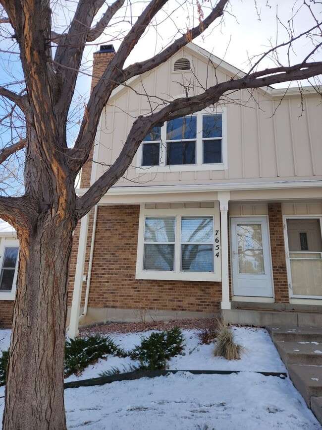 Building Photo - Beautiful Townhome at Monterey Community in Centennial!