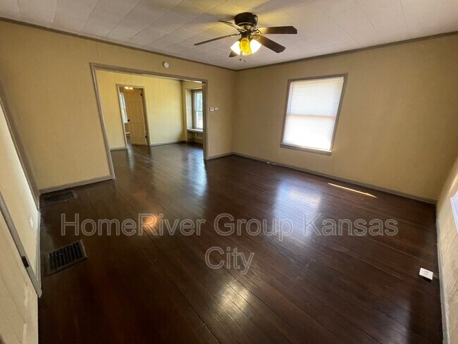Building Photo - 12907 Grandview Rd