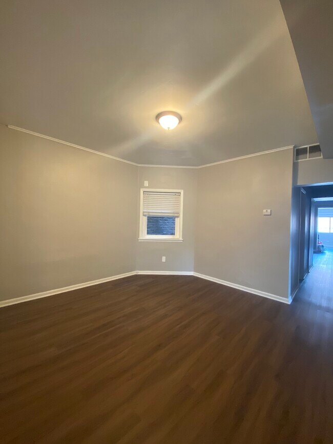 Building Photo - 3252 S Princeton Ave