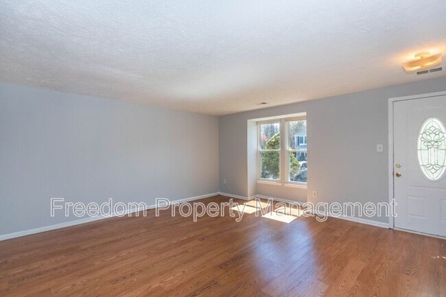 Foto del edificio - 4686 Hercules Ln