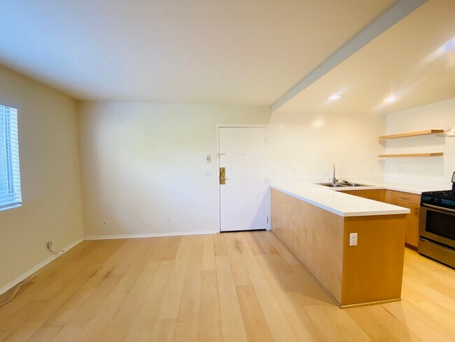 Foto del edificio - 5091 Glen Iris Ave