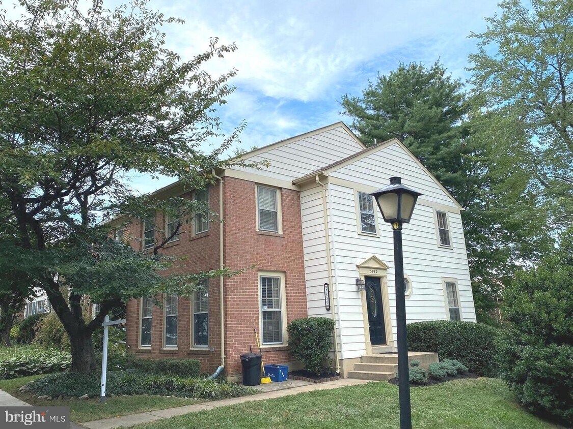 Primary Photo - 3880 Bradwater St