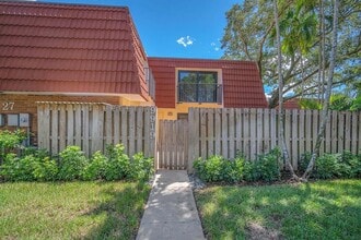Building Photo - 9919 NW 6th Ct