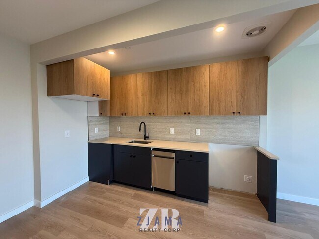 Foto del edificio - 1584 Fulton St