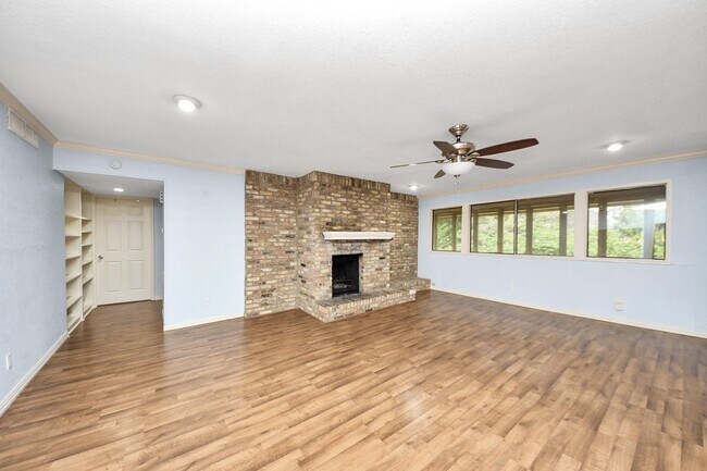 Foto del edificio - 6304 Crab Orchard Rd