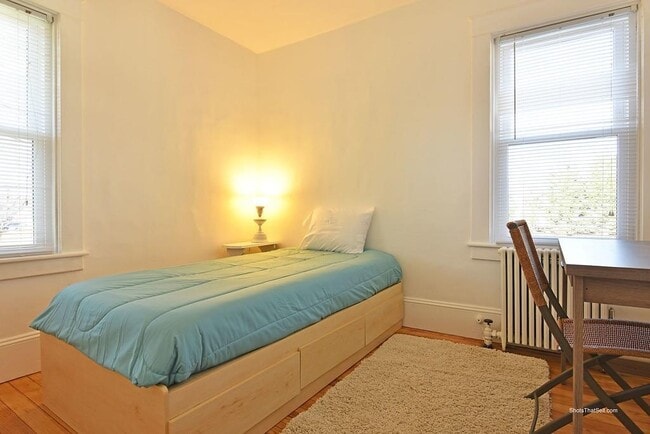 Building Photo - 41 Fortin Rd