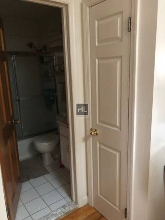 Building Photo - 5 AVENUE 2 Bed