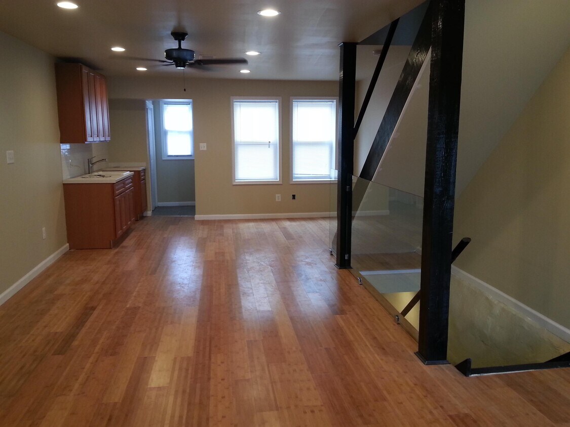 Foto principal - 4560 Fernhill Rd