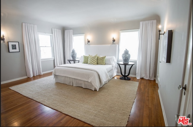 Foto del edificio - 148 S Orange Dr