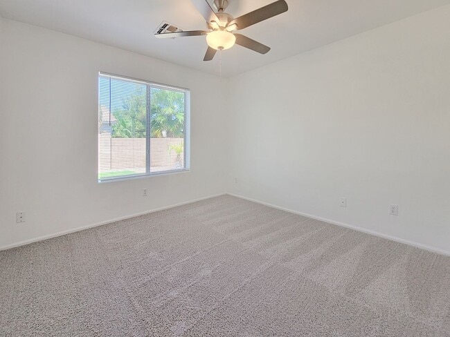 Building Photo - Excellent neighborhood in Goodyear!