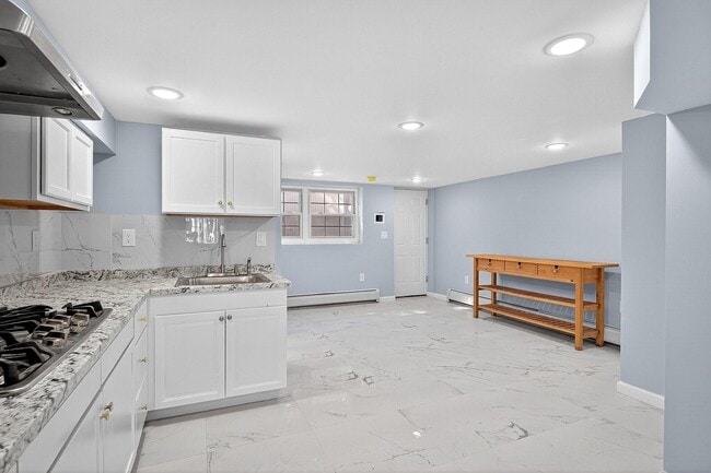 Building Photo - 43 Sycamore Rd