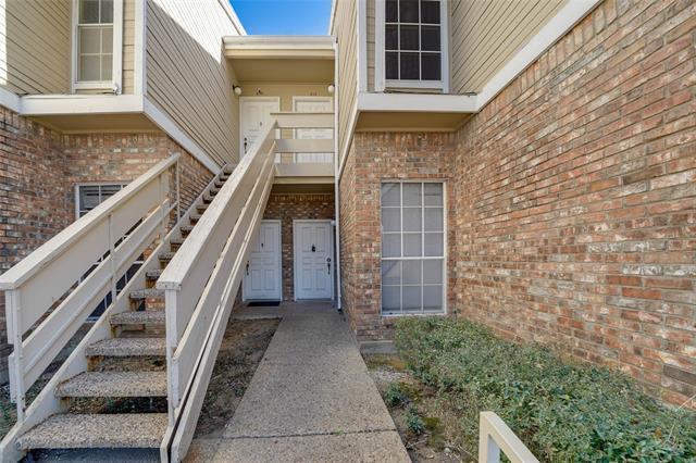 Building Photo - 3550 Country Square Dr
