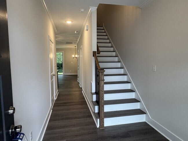 Building Photo - 3 Bed 2.5 Bath Brand New Townhome