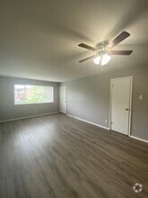 Building Photo - 145 Reeb Ln