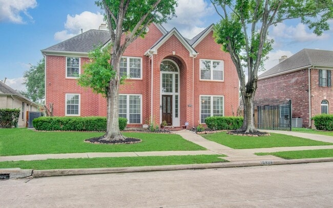 Foto del edificio - 12427 Shadycrest Dr