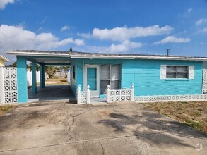 Building Photo - 830 26th Ave E