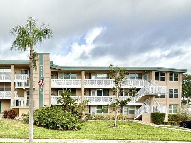 Building Photo - 445 32nd Ave N