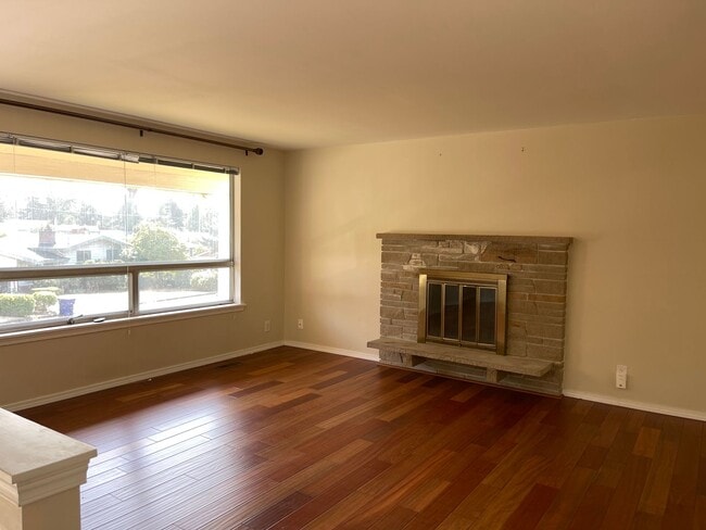 Foto del edificio - 170 154th Pl NE