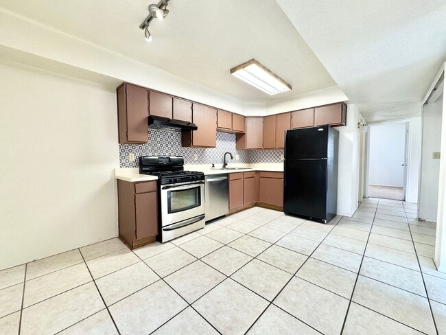 Building Photo - 3BR/2BA 1,140 sq.ft. rental in Sierra Vist...