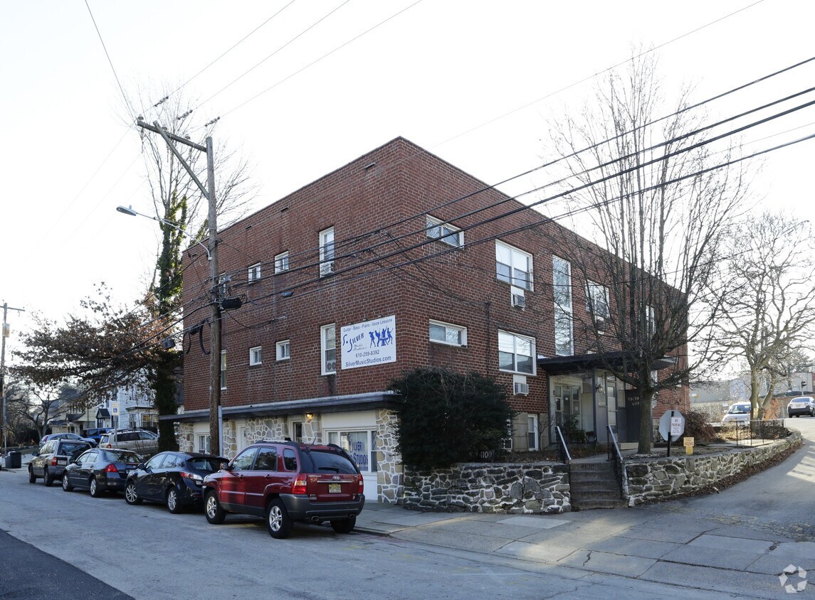 Primary Photo - 4100 Woodland Ave