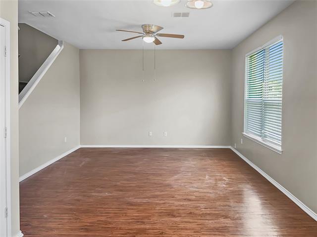 Foto del edificio - 213 Long Prairie Dr