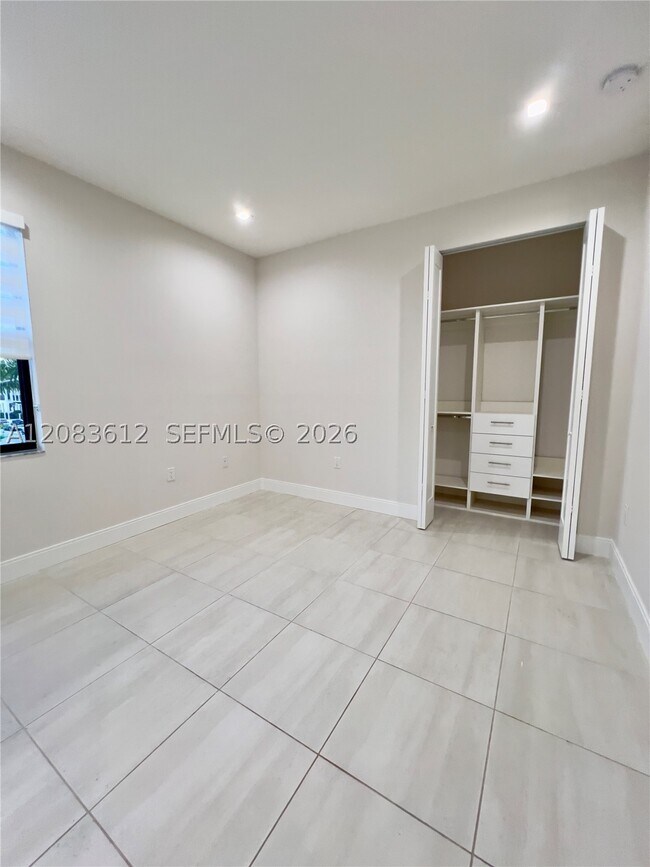 Foto del edificio - 8281 NW 48th St