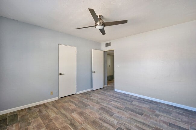 Building Photo - 544-546 W San Juan Ave