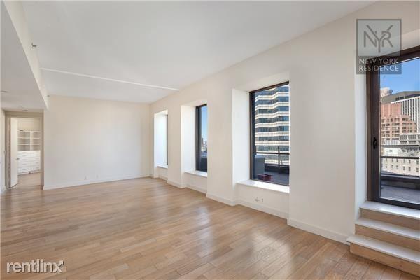 Primary Photo - 72 Wall St