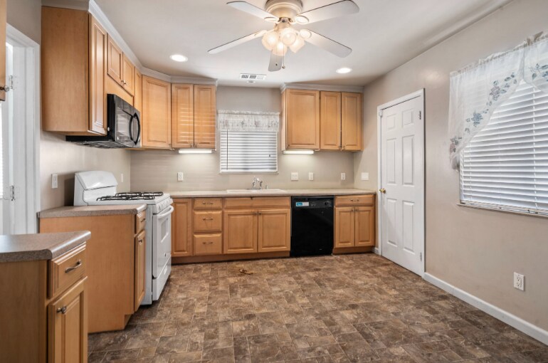 Foto principal - 1553 Bessie Ave