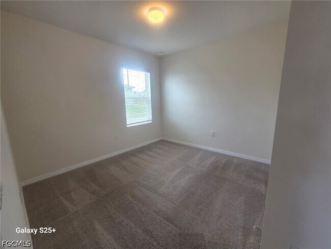 Foto del edificio - 1214 SW Embers Terrace