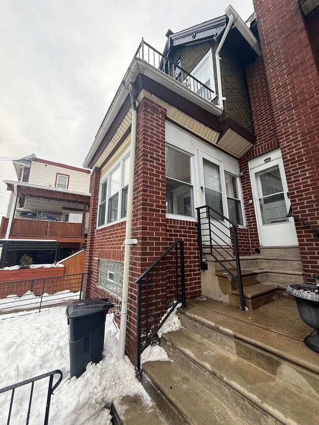 Photo - 514 W Champlost Ave Apartment