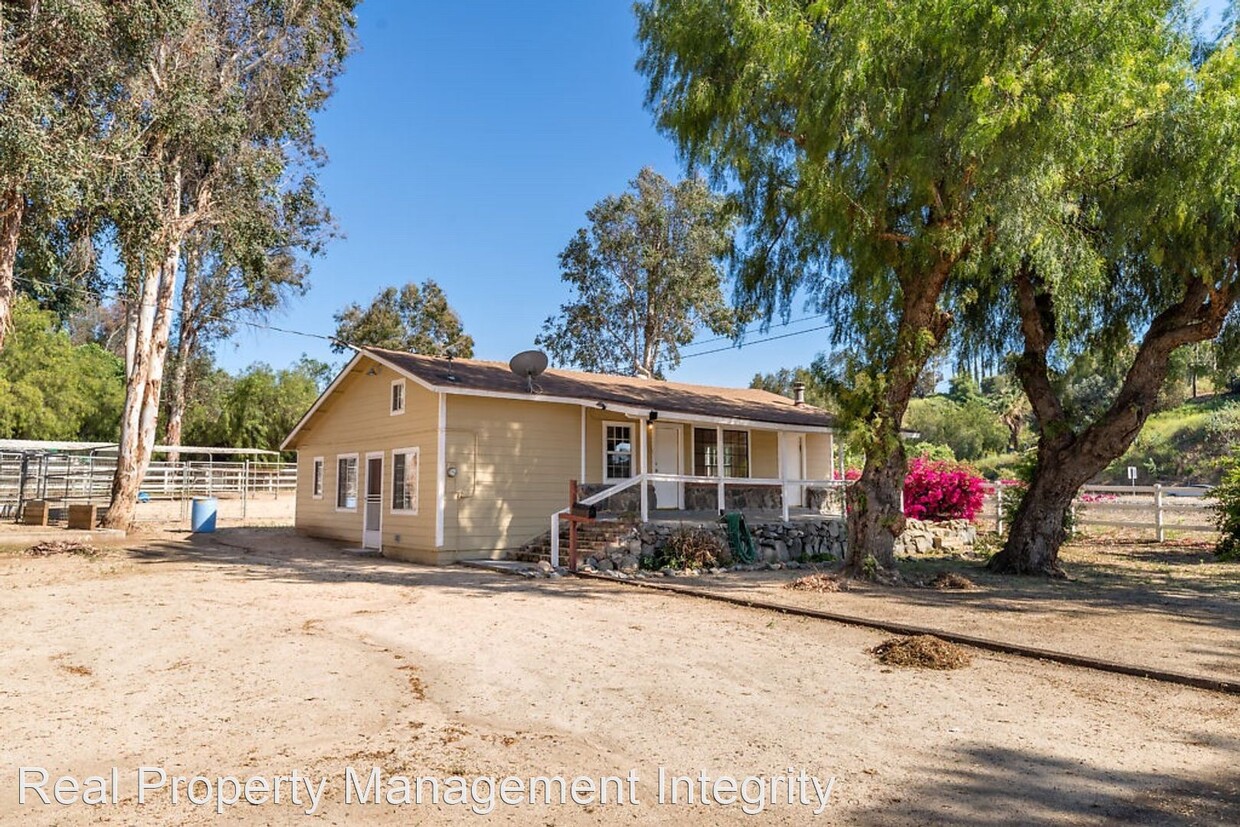 Primary Photo - 1 br, 1 bath House - 16960 Mockingbird Canyon