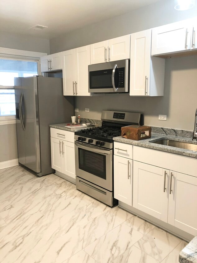 New kitchen - 2209 N Mango Ave