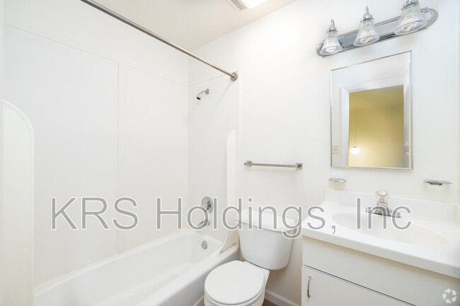 Building Photo - 390 Hercules Ct