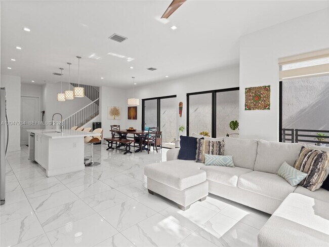 Foto del edificio - 4388 NW 81st Ave