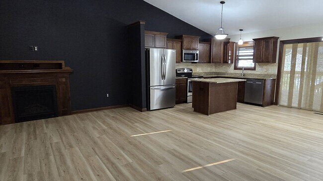 Building Photo - 1115 NW Abbie Dr