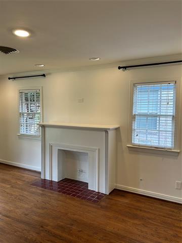 Foto del edificio - 5811 Palm Ln