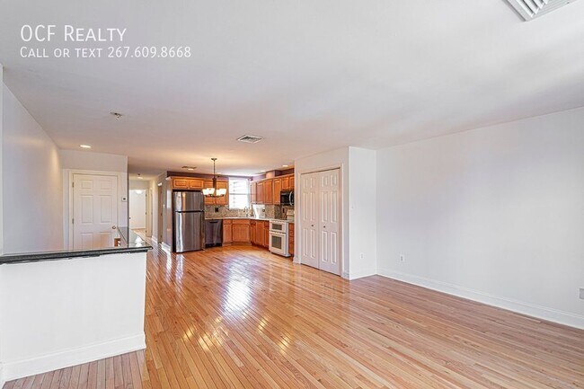 Foto del edificio - East Passyunk Bi-Level Two Bedroom / Two F...
