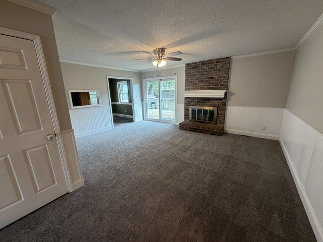 Building Photo - 1013 NW Berkshire Dr