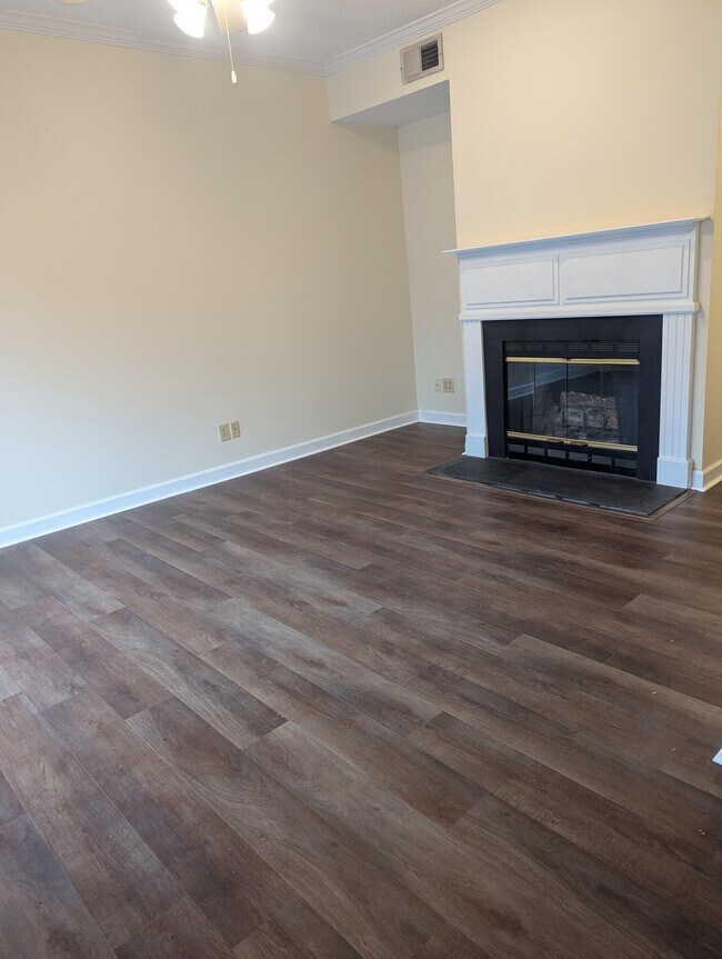 Chimenea de leña - 322 Woodburn Creek Rd