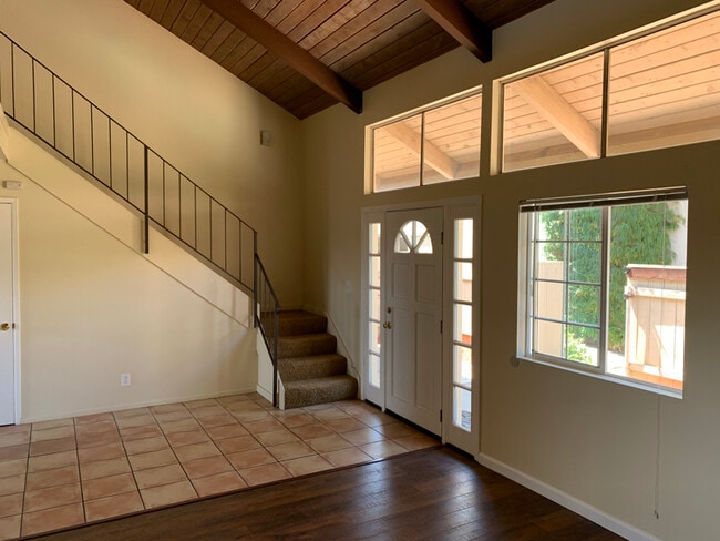 Building Photo - 4700 Dexter Dr