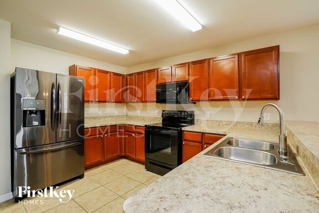 Foto del edificio - 708 Evening Shade Ln