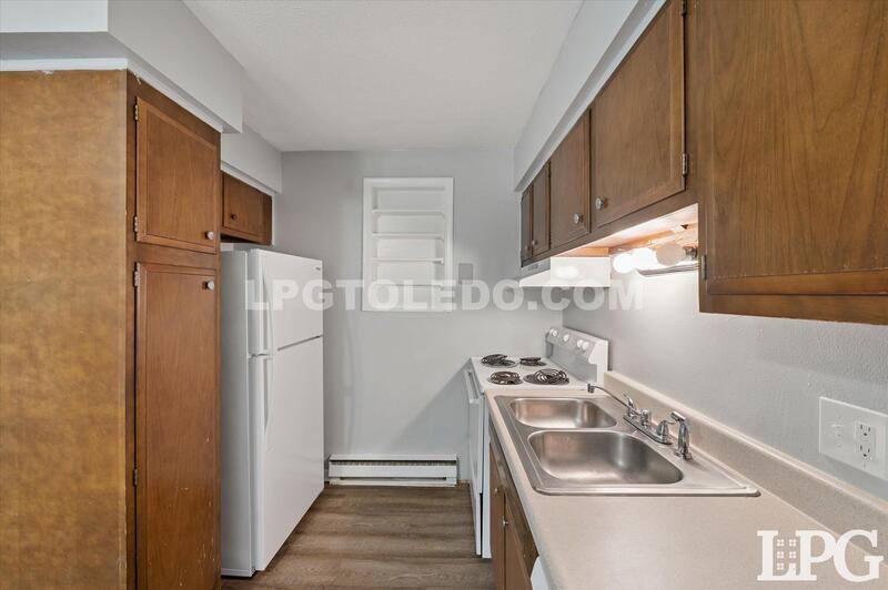 Primary Photo - 3348 Arlington Ave