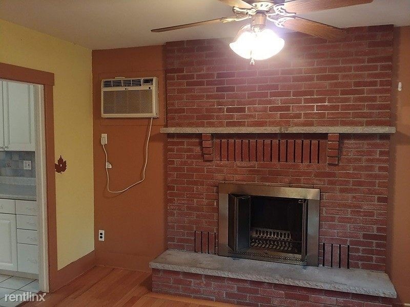 Building Photo - 3 br, 1 bath House - 10 Grove Street