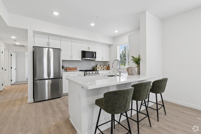 Interior Photo - Canyon Bluffs