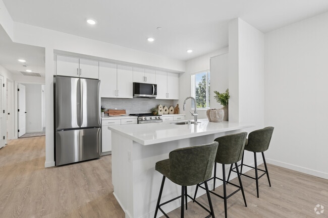 Interior Photo - Canyon Bluffs