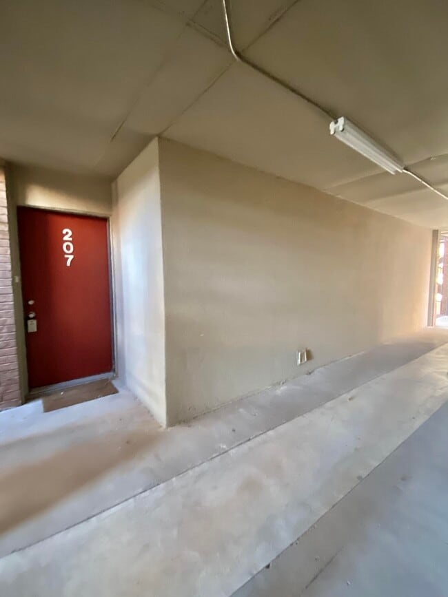 Building Photo - 4433 N Stanton St